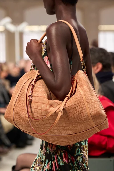 Look 51